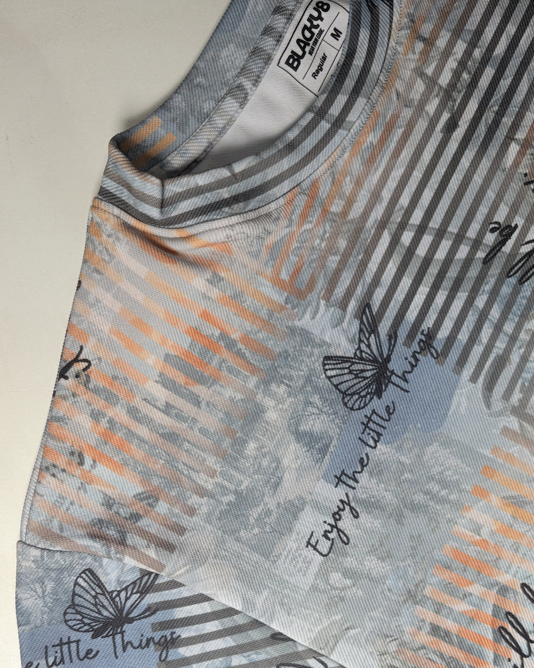 "Urban Pastel Graphic Tee" Regular T-Shirt