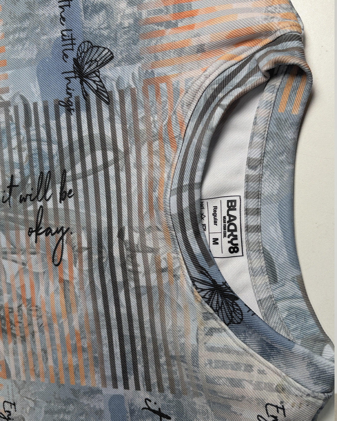 "Urban Pastel Graphic Tee" Regular T-Shirt